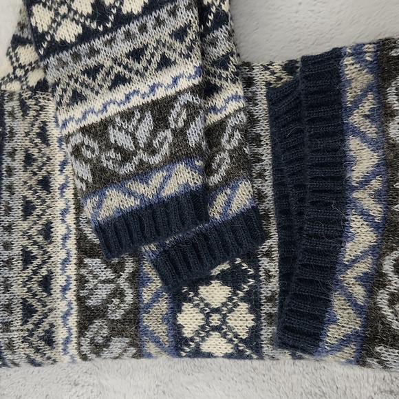 NWT FLOSS Icelandic pure wool blue and white sweater size M - Picture 10 of 11